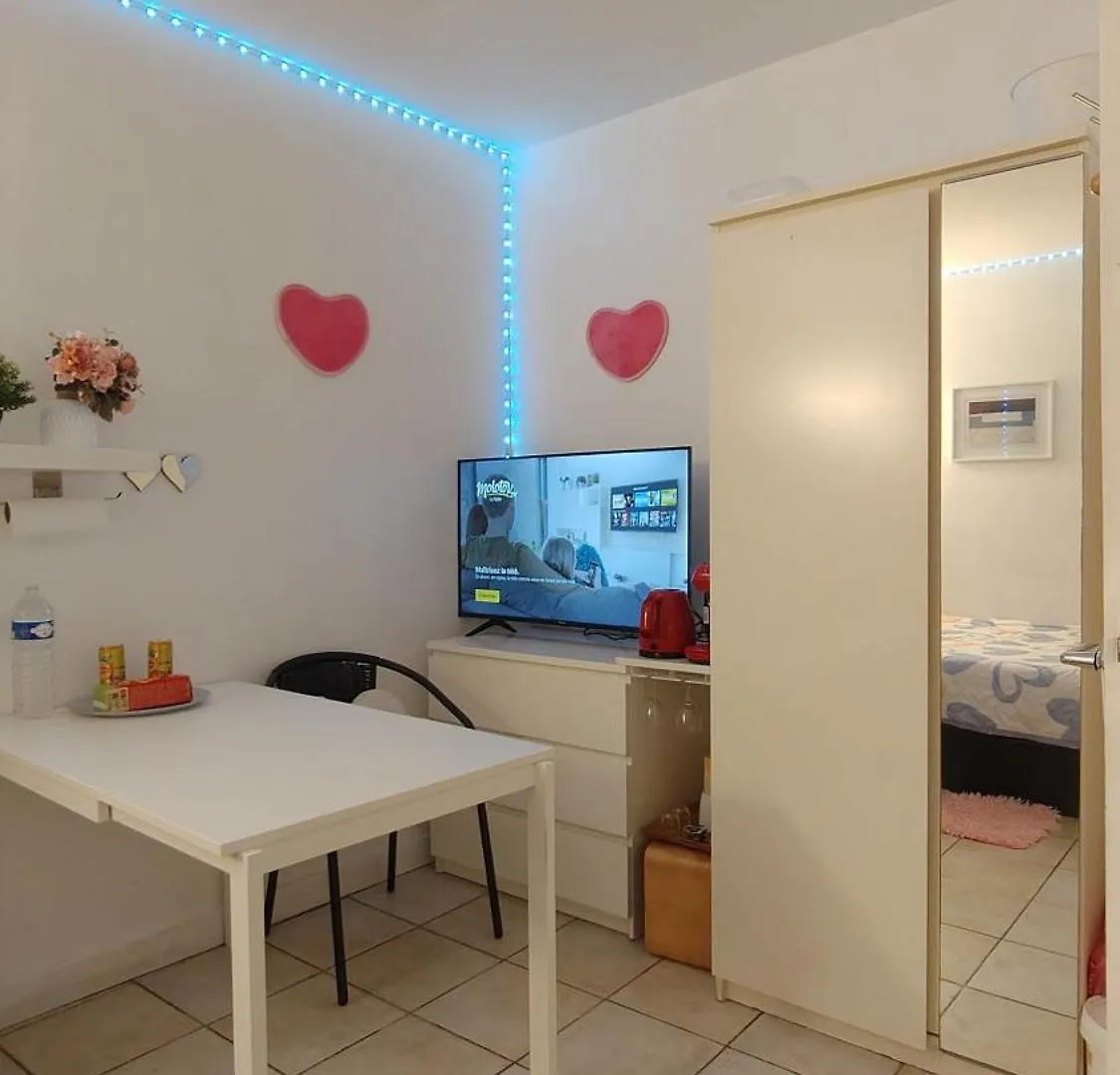 Апартаменты Centre Villeopera, Gare St Lazare , Cozy Studio Париж Франция